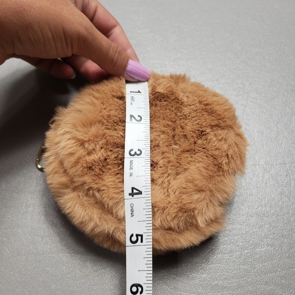 3/$15 bundle lot of 2 key chain faux fur round bag and 3 slot card holder - Picture 10 of 11